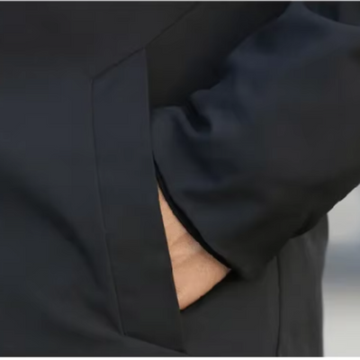 Cappotto Nero Minimalista